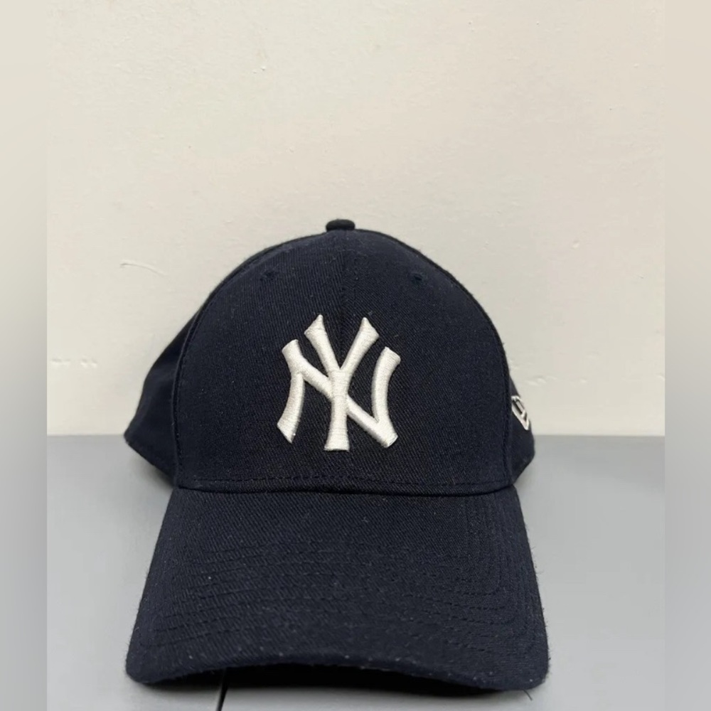 MLB New York Yankees Hat Cap Navy Blue Logo Embroidered New Era